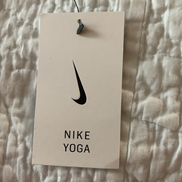 NIKE YOGA LUXE Training Leggings with 7/8 leg, high waist ribbed sides Sri Lanka - Picture 7 of 16